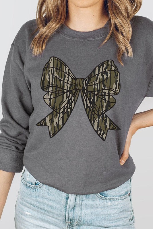 Camo Bow Graphic Plus Fleece Sweatshirts